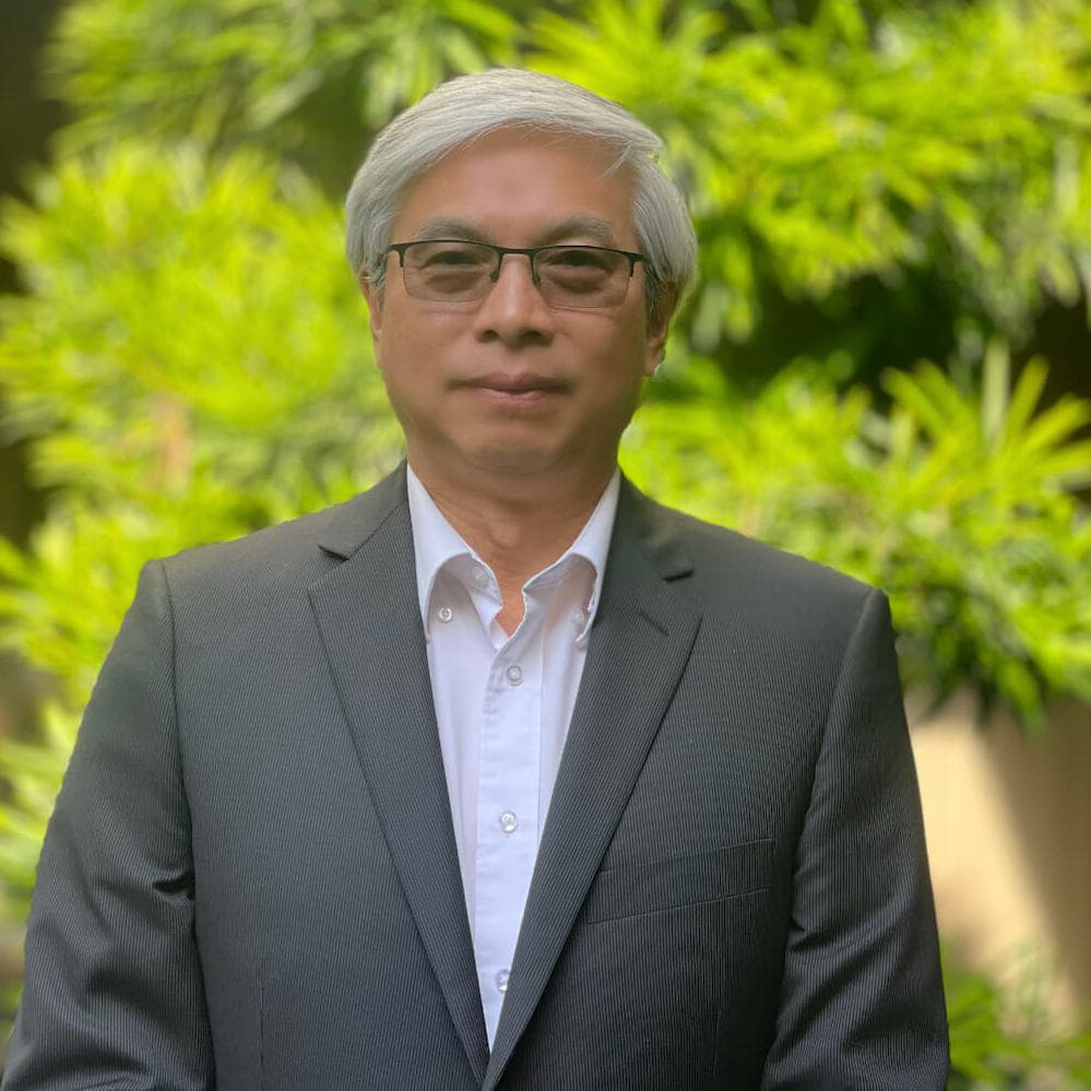 Dr. Howard Nguyen
